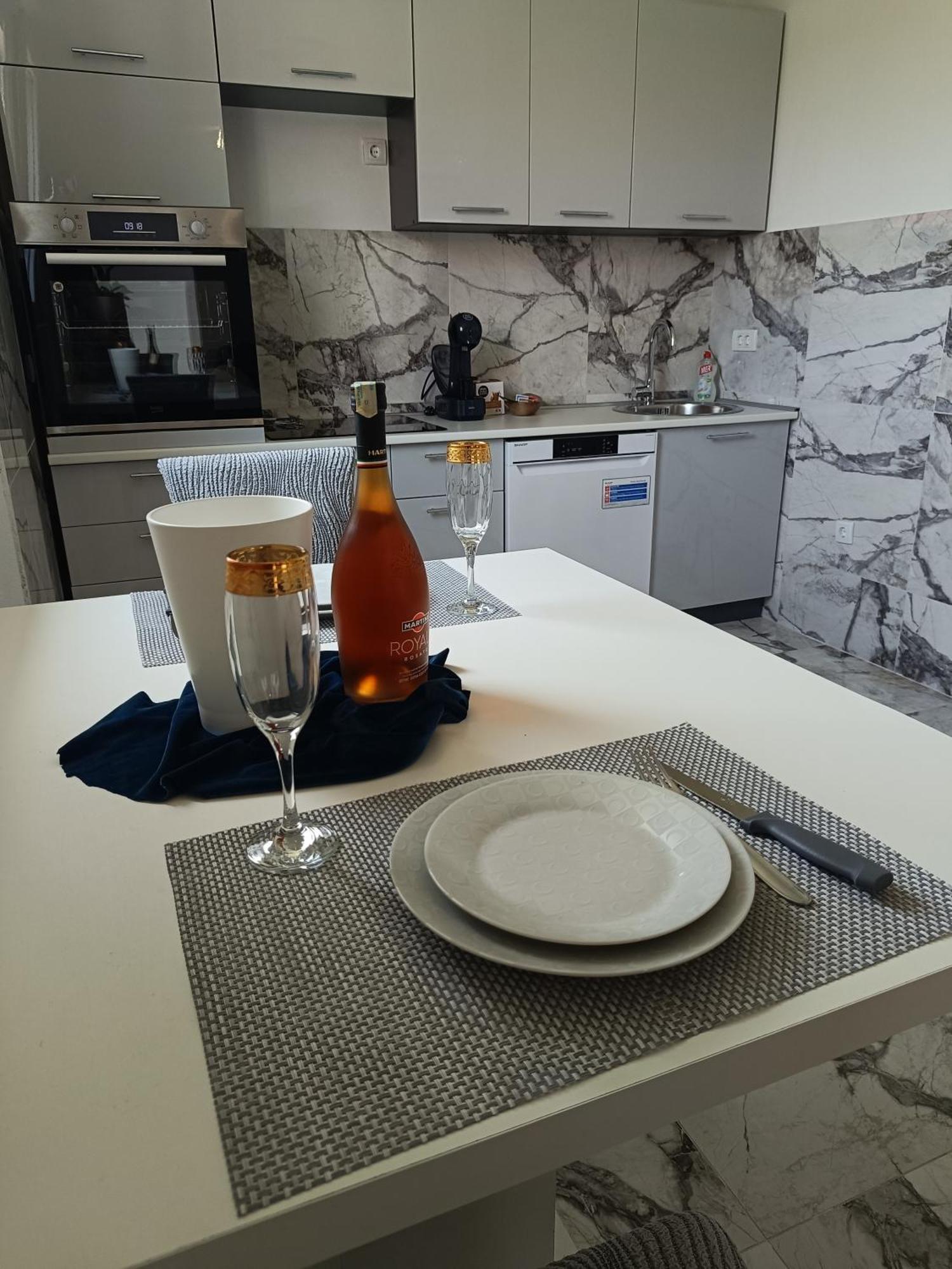 Matija Airport Apartment Mitrovici  Dış mekan fotoğraf