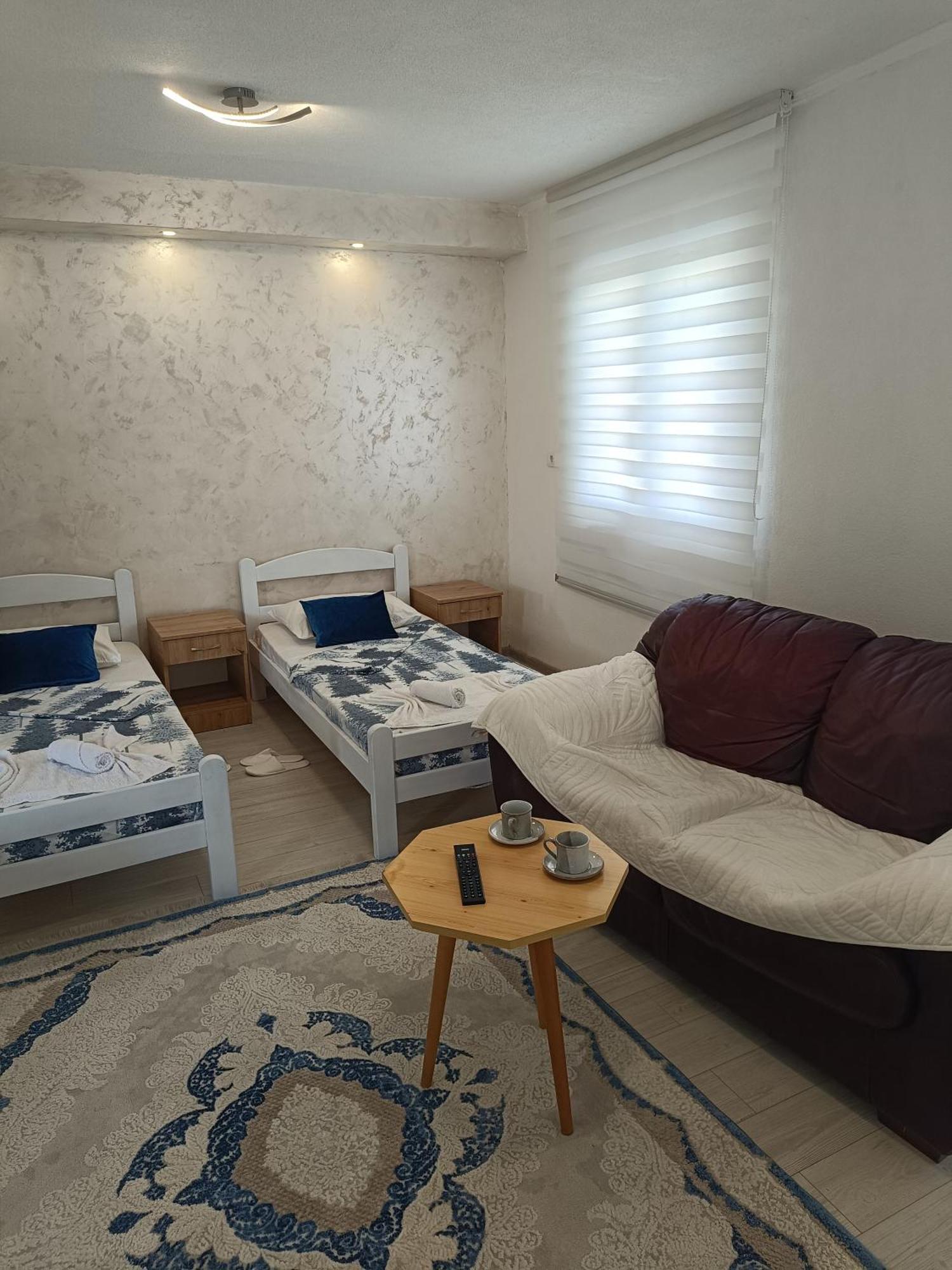 Matija Airport Apartment Mitrovici  Dış mekan fotoğraf